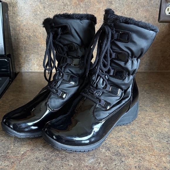 Khombu Shoes - ‼️OUT OF SEASON SALE‼️ Khombu Lilly Winter Waterproof Boots